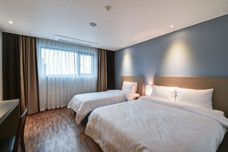Sea Moon Tourist Hotel