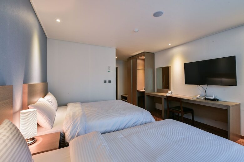 Sea Moon Tourist Hotel