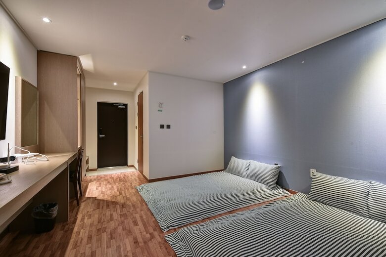 Sea Moon Tourist Hotel