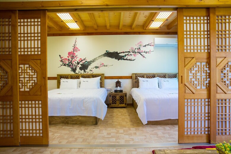 Hotel Royal Room Of King