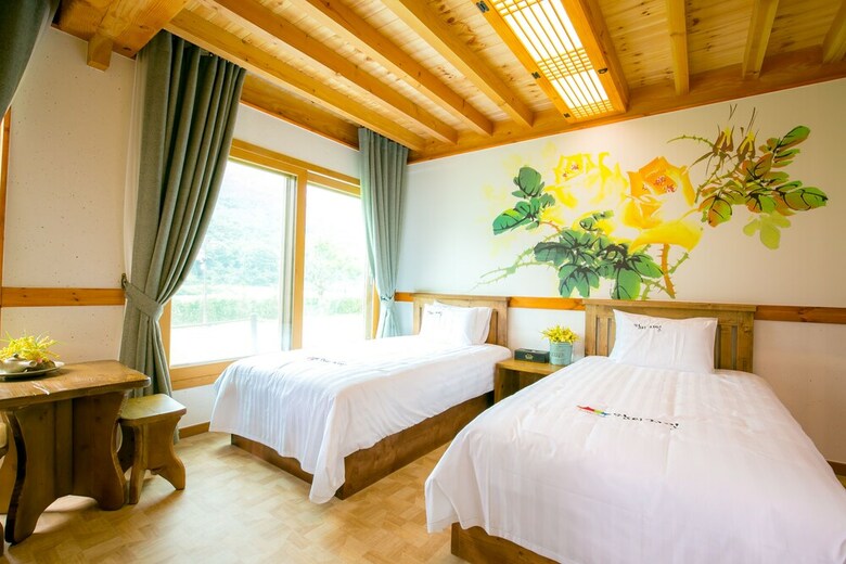 Hotel Royal Room Of King
