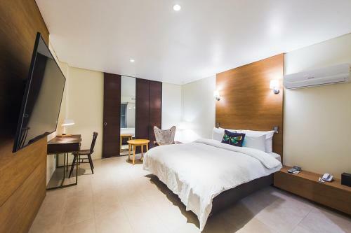 Soho Hotel Airport