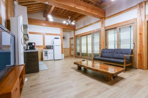 Hostal Hanok Jungwon House Pension