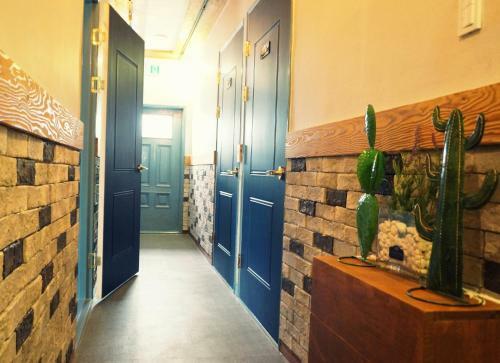 Hostal Airport Guesthouse