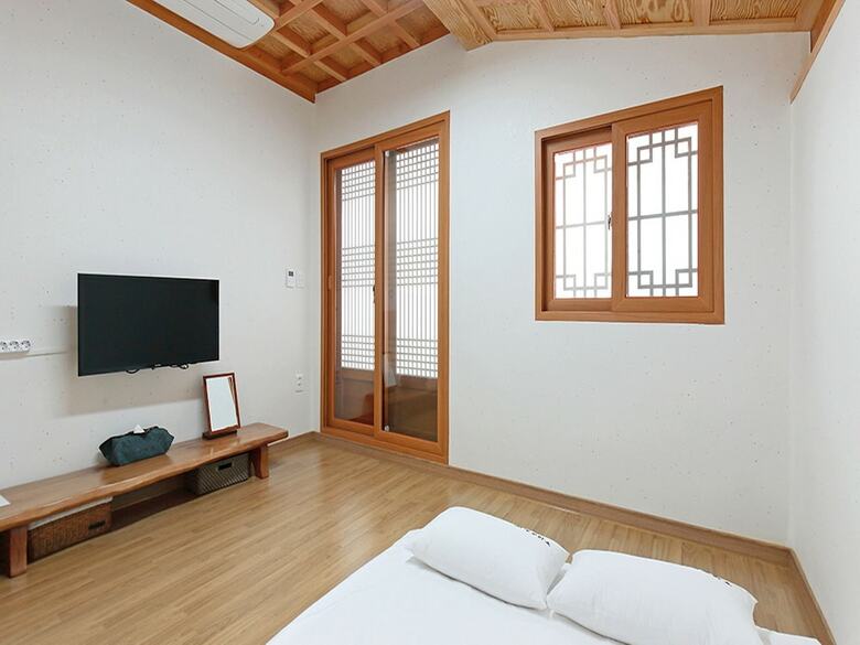 Cheonggong Hanok Stay