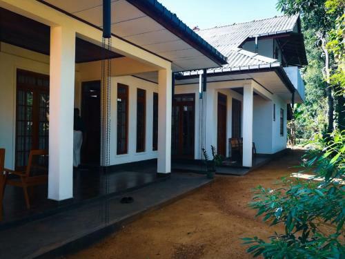 Hostal Samana Family Rest