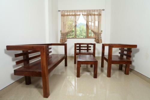 New Crystal Hill Hotel