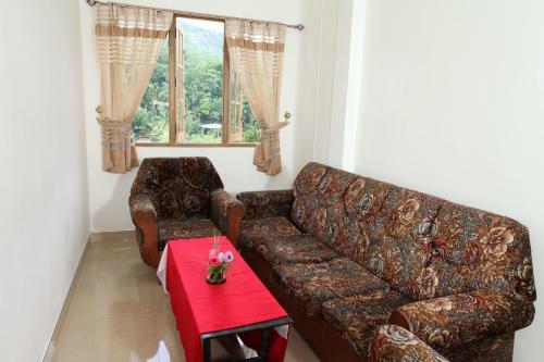 New Crystal Hill Hotel