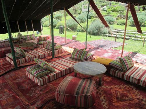 Bed & Breakfast Dar El Mandar - Ferme & Table D'h�te Berb�re