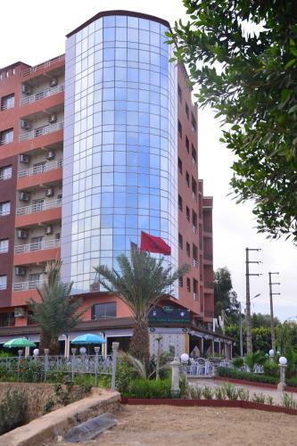 Hotel H�tel Hadaik Ain Asserdoune