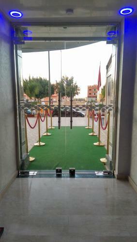 Hotel H�tel Hadaik Ain Asserdoune