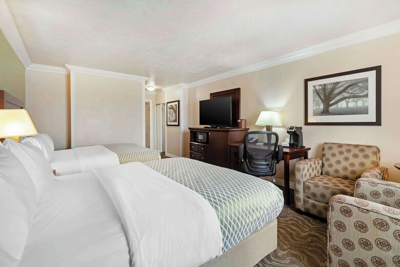 Best Western Plus Mirage Hotel And Resort