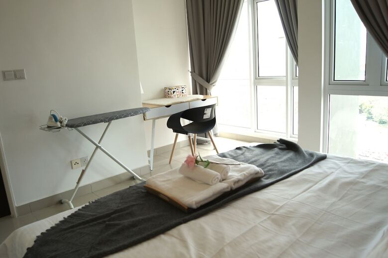 Hotel Twin Galaxy Suites By Iconic Bliss
