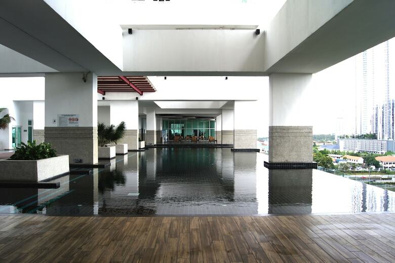 Hotel Twin Galaxy Suites By Iconic Bliss