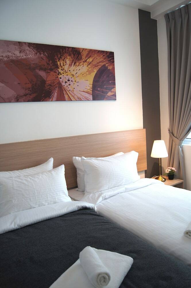 Hotel Twin Galaxy Suites By Iconic Bliss