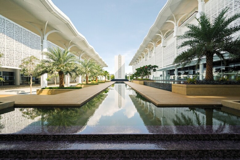 Movenpick Hotel & Convention Centre Klia