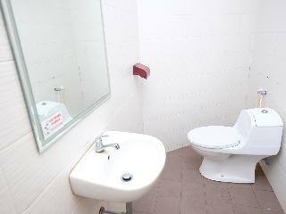 Oyo 619 Grand City Hotel 2