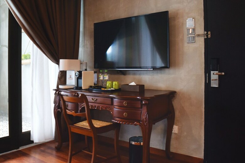 Treasures Hotel And Suites