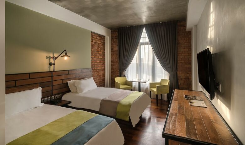 Treasures Hotel And Suites
