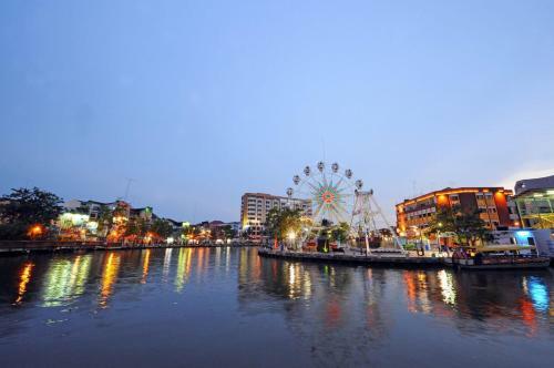 Hotel The Shore Residence Tower @ Melaka River