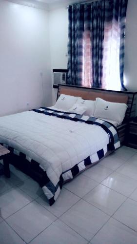 Mayoral Hotel & Suite