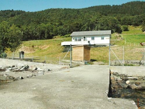 Two-bedroom Holiday Home In Aver�y 3