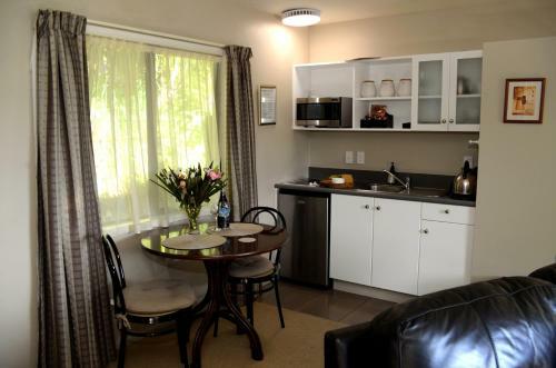 Secluded Getaway - Romantic And Tranquil Akaroa Holiday Home