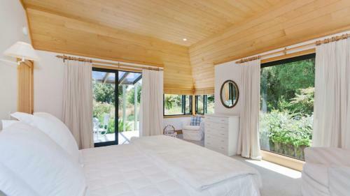 Taupo Treetops Lakestay
