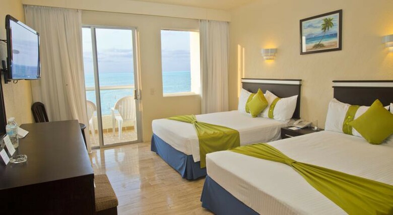 Hotel Aquamarina Beach
