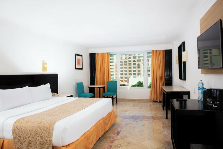 Hotel Krystal Canc�n