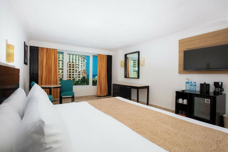 Hotel Krystal Canc�n
