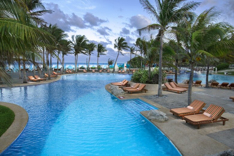 Hotel The Pyramid At Grand Cancun By Oasis