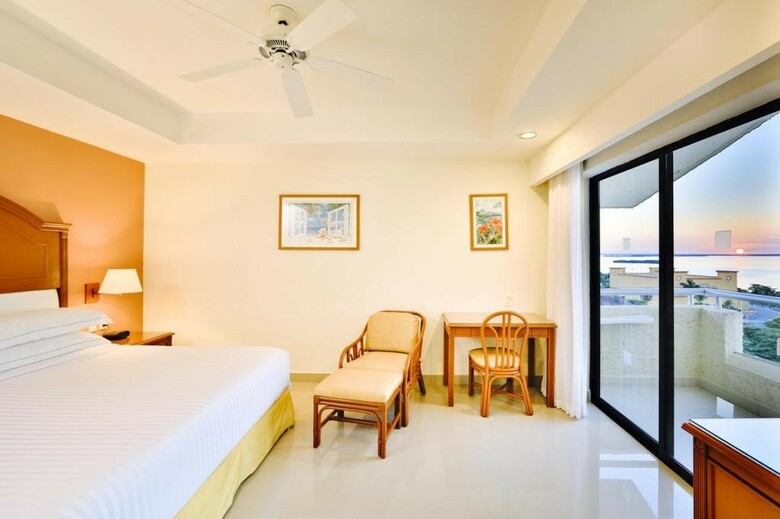 Hotel Occidental Tucanc�n