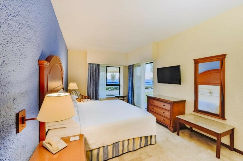 Hotel Occidental Tucanc�n