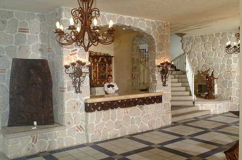 Hotel Los Arcos Suites