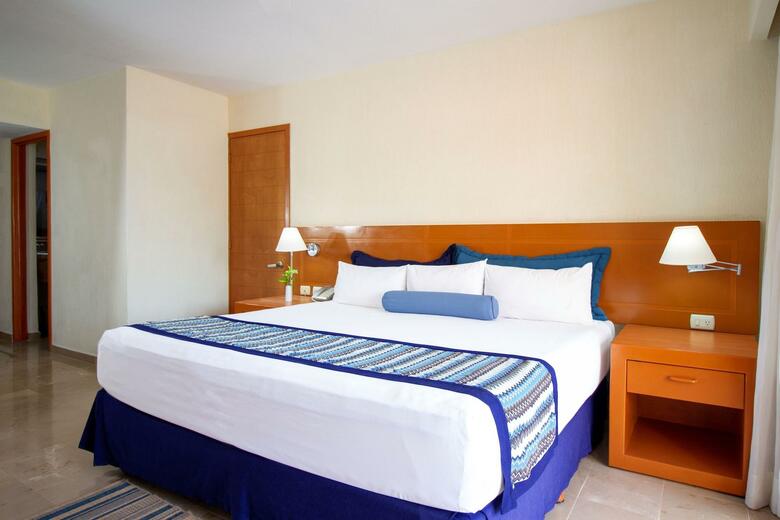 Hotel Plaza Pelicanos Grand Beach Resort