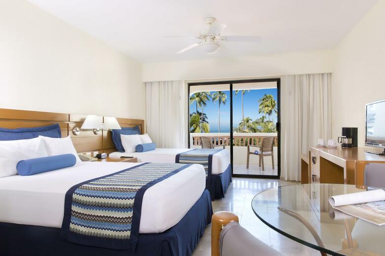 Hotel Plaza Pelicanos Grand Beach Resort