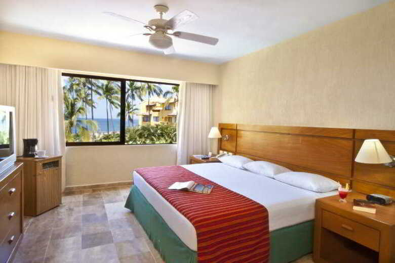 Hotel Plaza Pelicanos Grand Beach Resort