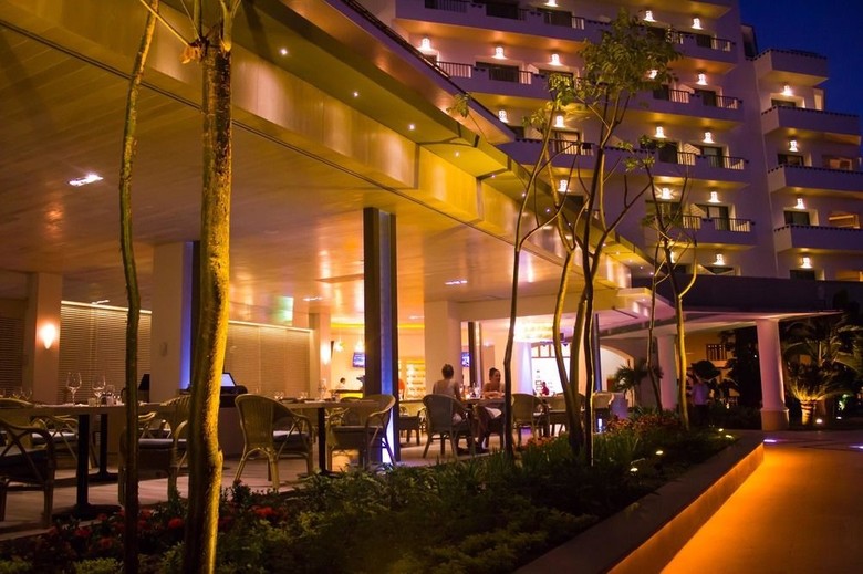 Villa Premiere Hotel & Spa