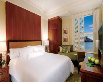 Hotel Moana Surfrider, A Westin Resort