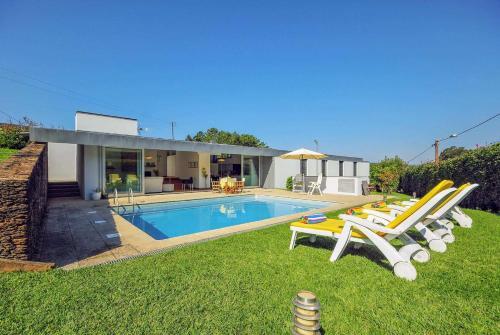 Venade Villa Sleeps 8 Air Con Wifi