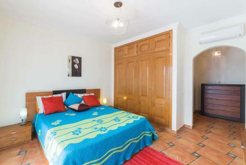 Ferrarias Villa Sleeps 6 Air Con Wifi