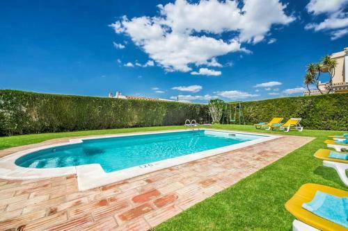 Gale Villa Sleeps 8 Pool Air Con Wifi