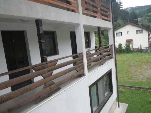 Hostal Pensiunea La Rachitele