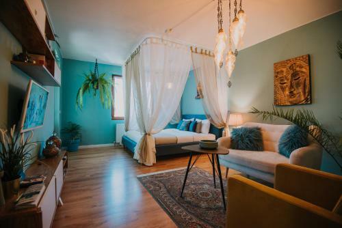 Oriental Touch Apartment