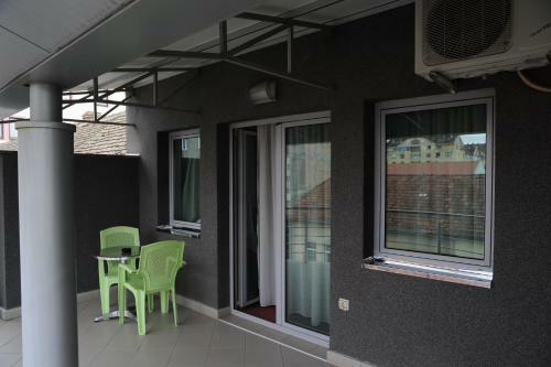 Apartment And Rooms In Club