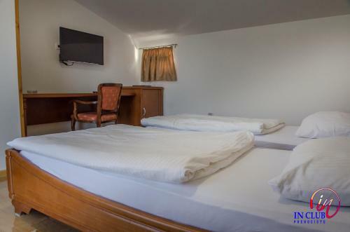 Apartment And Rooms In Club