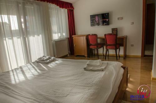 Apartment And Rooms In Club