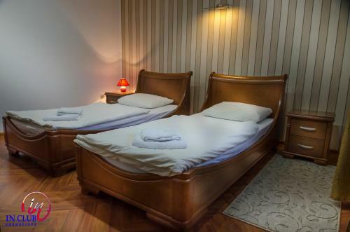 Apartment And Rooms In Club
