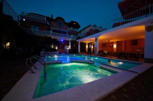 Hostal Guest House Lyubomir